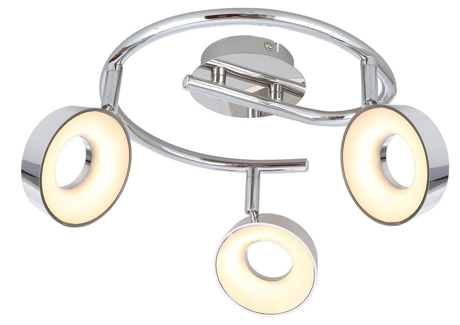 Plafonnier chromé à trois anneaux LED lumineux sur fond blanc, vue de face