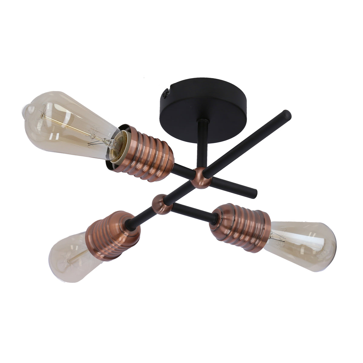 Vue de dessous du luminaire monté au plafond, trois bras en croix et douilles cuivre