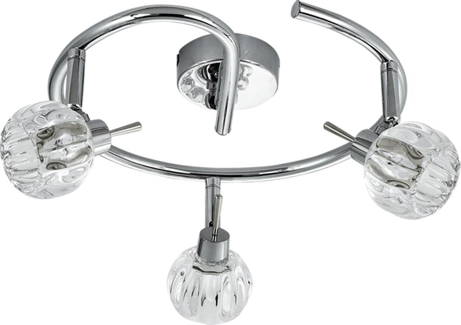 Plafonnier chromé à trois globes de cristal, vue de face sur fond blanc
