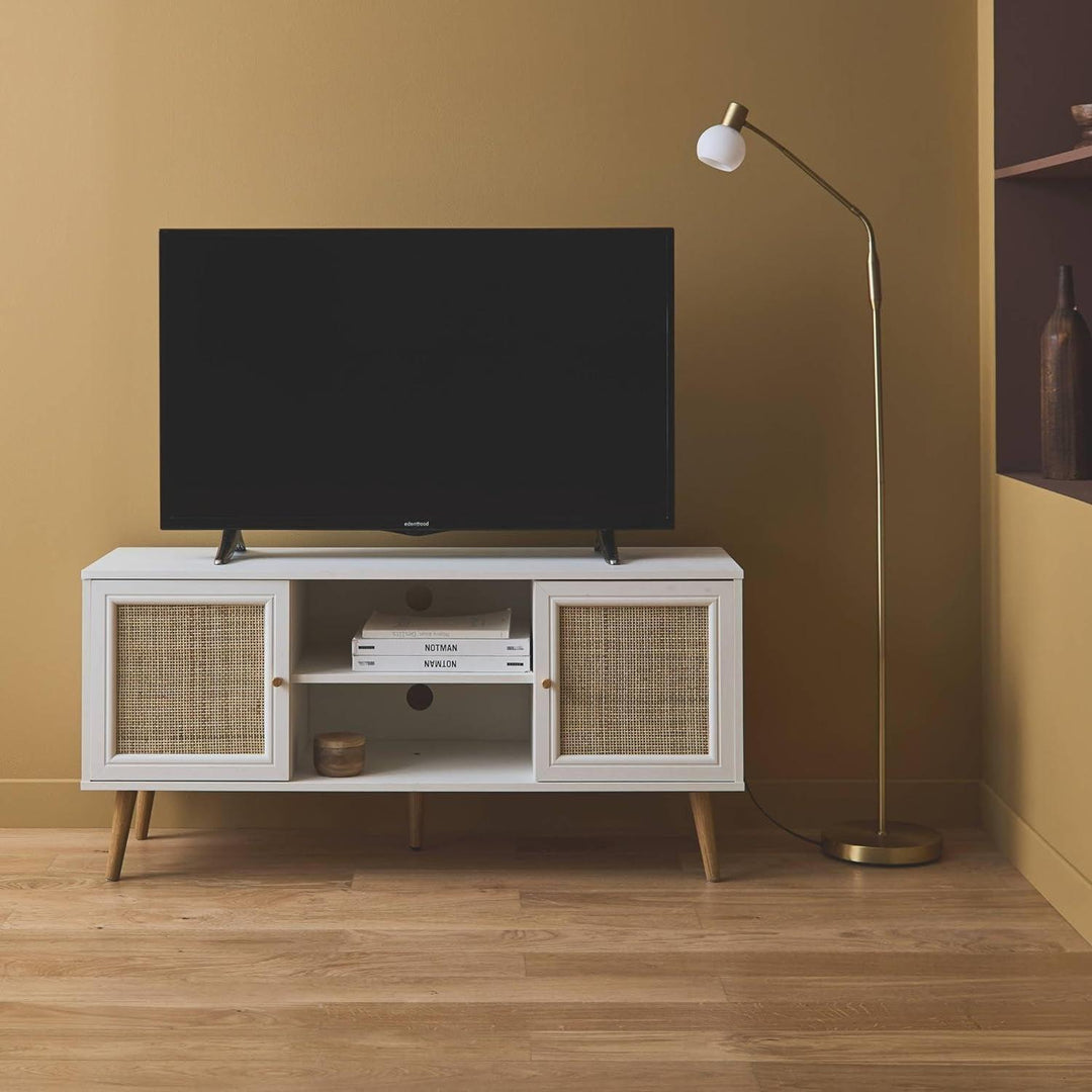 Alice'S Home - Meuble TV En Cannage 120X39X56.5Cm - Bohème - Blanc. 2 Niveaux. 2 Étagères. 2 Portes. Pieds Scandinaves | Designix - Amazon    - https://designix.fr/