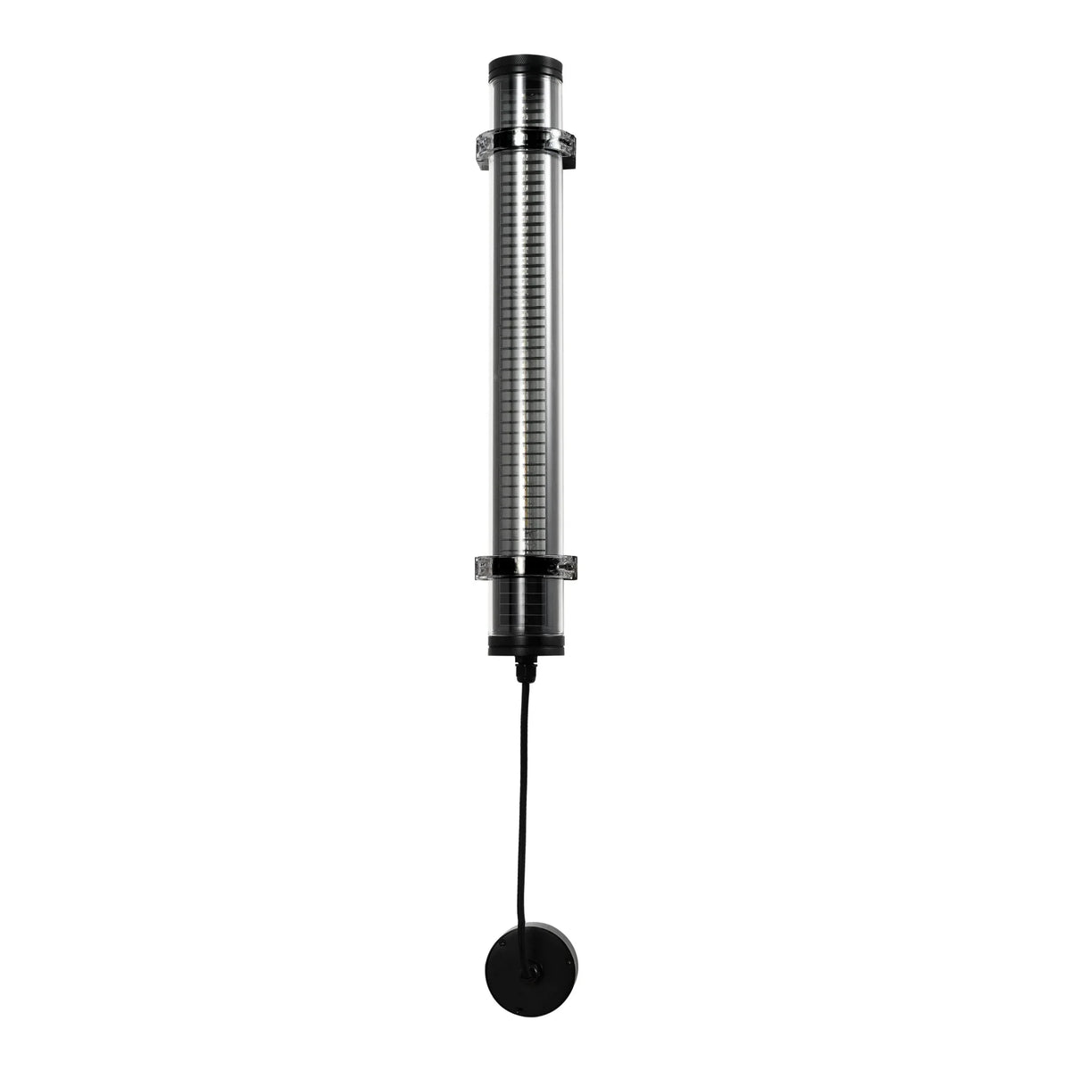 Produit de face sur fond blanc, version noire et acier, câble et base visibles