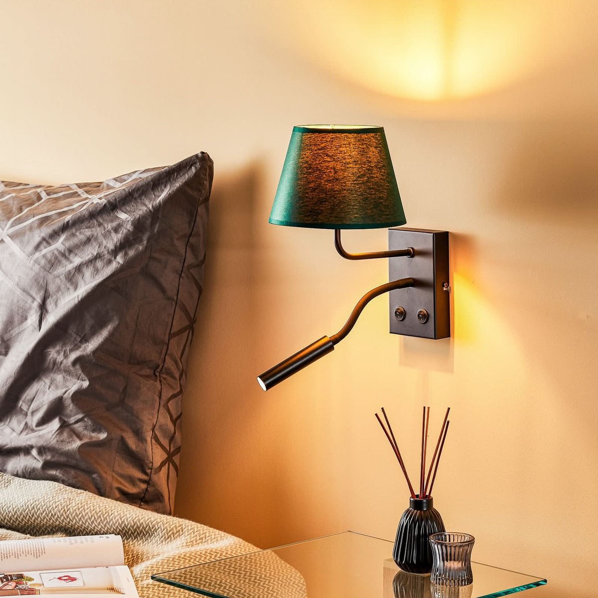 Applique murale Soho en tissu, vert et noir, 2 lumières, hauteur 38 cm, largeur 18 cm, modèle 2