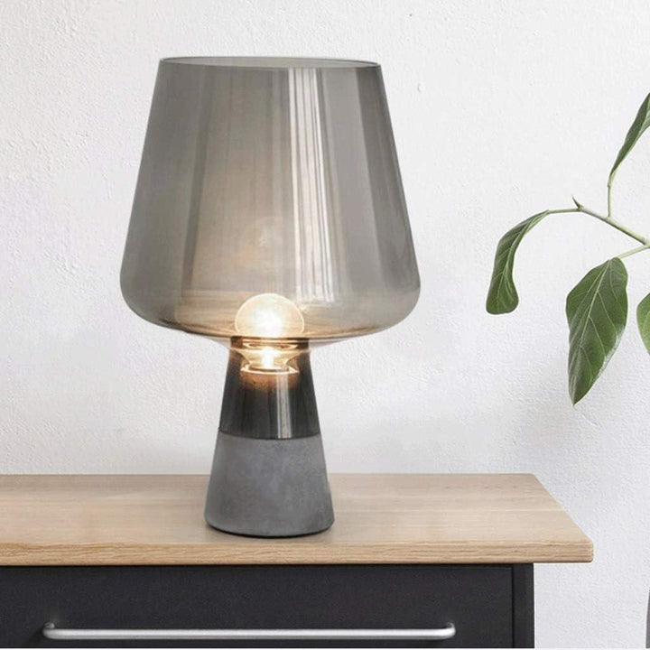 Lampe Art Deco Verre et Béton | Silhouette Urbaine | Designix - Lampe de chevet    - https://designix.fr/