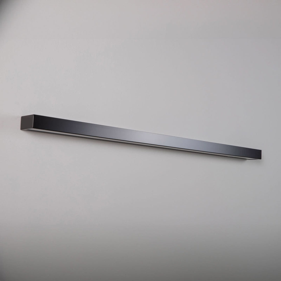Applique murale LED Mera en acier, noir et blanc, hauteur 4,5 cm, 3000 K, 28 W