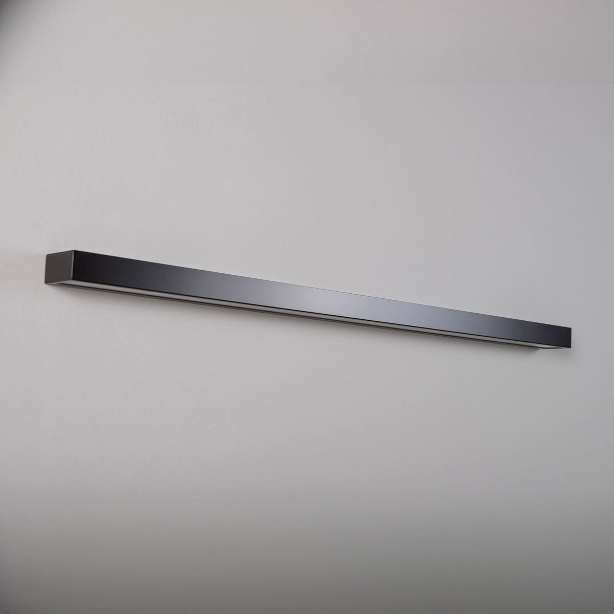 Applique murale LED Mera en acier, noir et blanc, hauteur 4,5 cm, 3000 K, 28 W