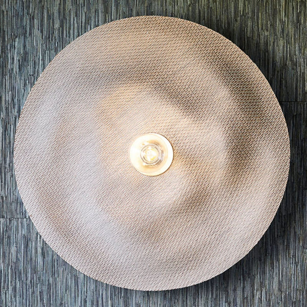 Applique murale Rivage M en lin, crème et laiton brossé, Ø 58 cm