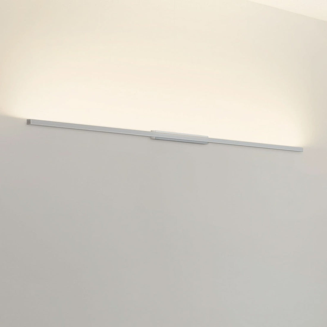 Applique murale LED SpinaLED 120cm en aluminium, chromé et blanc, hauteur 6,2 cm