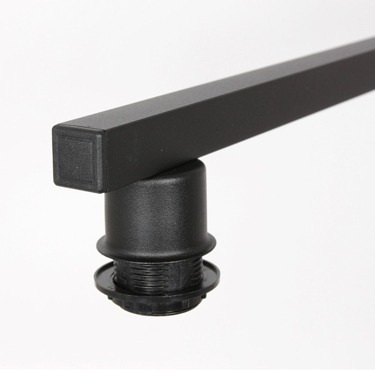 Détail de la douille filetée et du support sous un autre angle