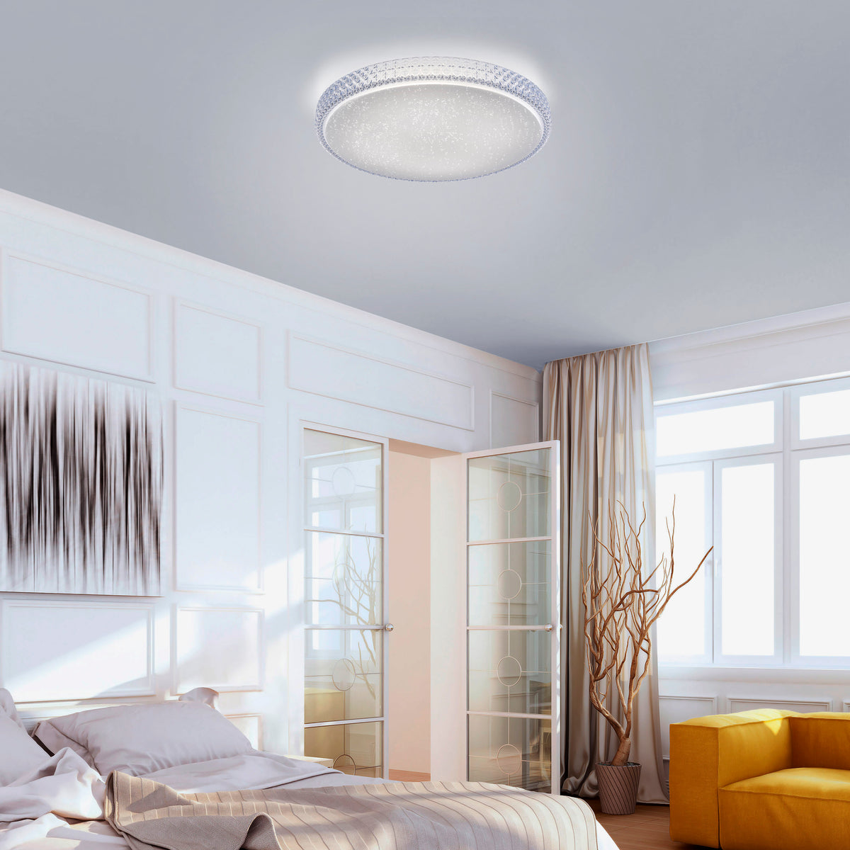Mise en ambiance du plafonnier allumé au plafond d'une chambre claire