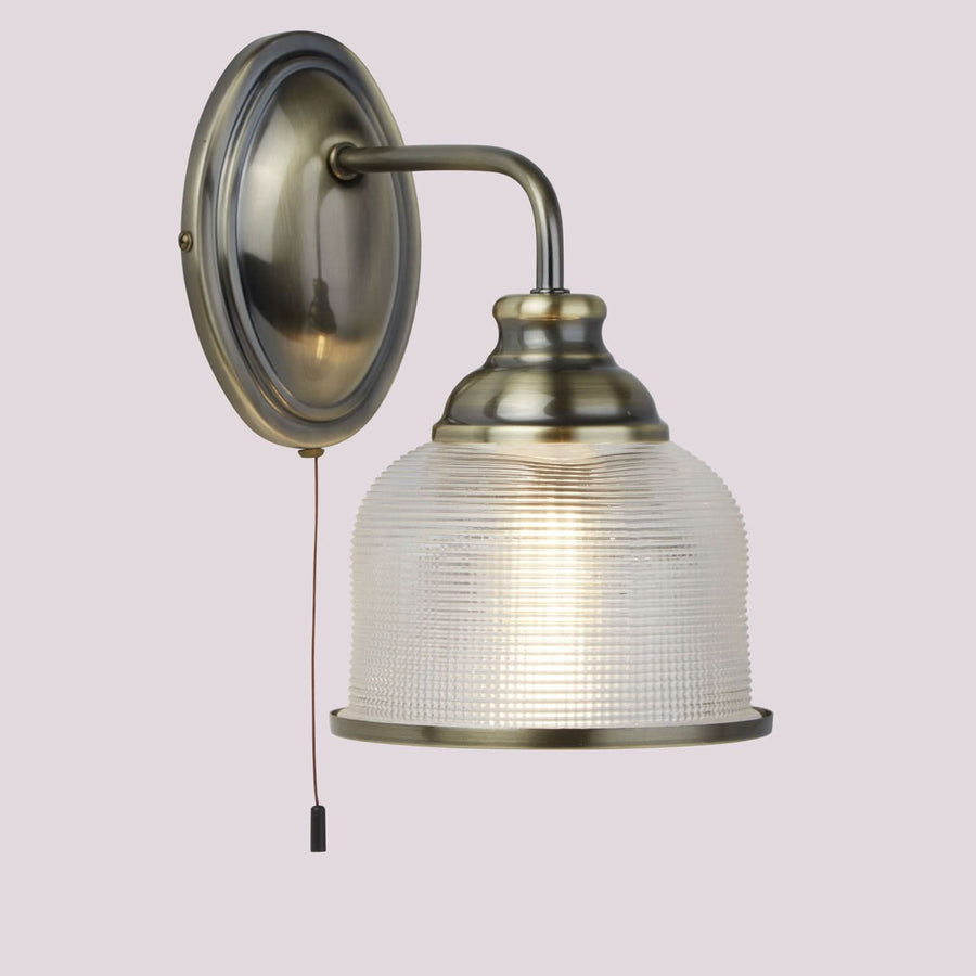 Applique murale Bistro II en métal, laiton ancien et transparent satiné, hauteur 24,5 cm