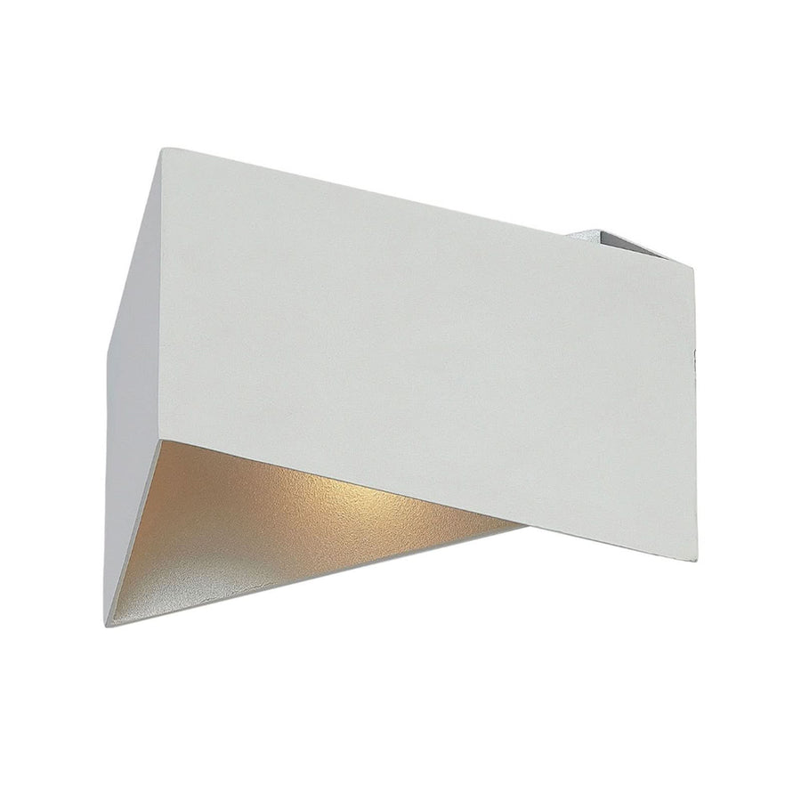 Produit isolé sur fond blanc, intérieur doré et finition aluminium argenté