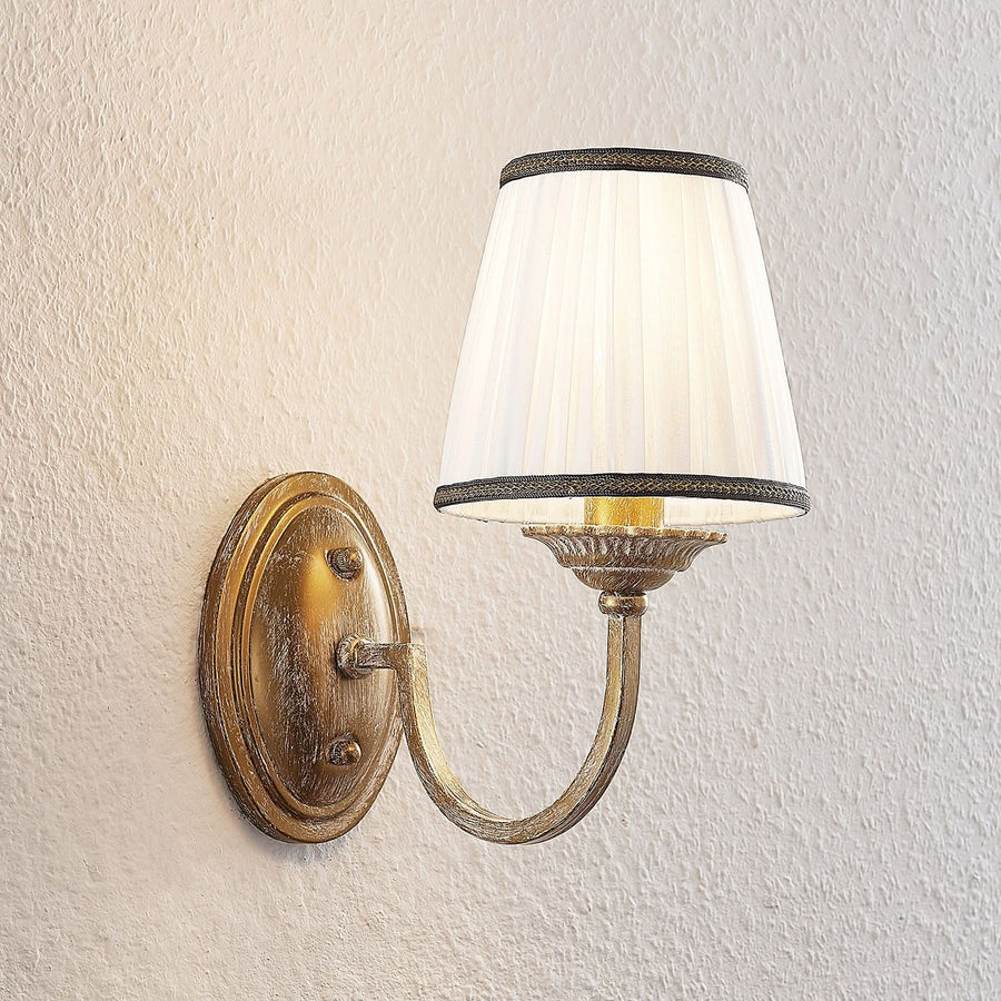 Applique murale Lumiel en tissu, crème et laiton ancien, hauteur 27 cm