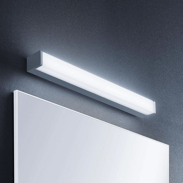 Applique murale LED Klea en aluminium, blanc et chromé, hauteur 5 cm, IP44, 3000 K, 10,5 W