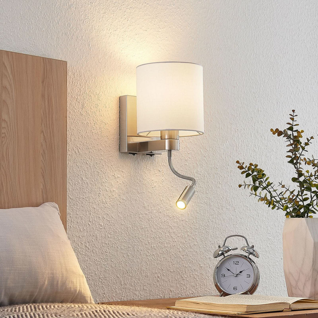 Applique murale Brinja en tissu, nickel satiné et blanc, hauteur 45,4 cm