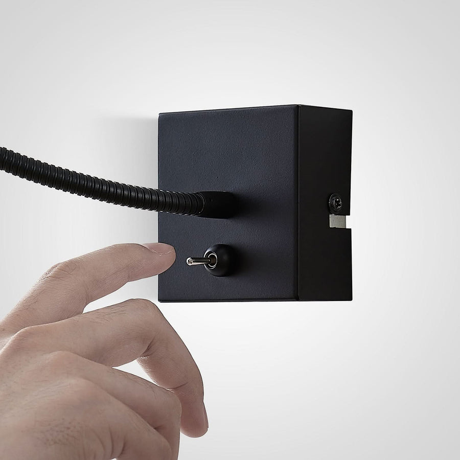 Applique murale LED Jolka en métal, noir mat, hauteur 15 cm