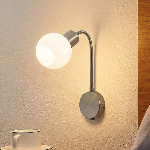 Applique murale Lioma en verre, nickel satiné, hauteur 28 cm