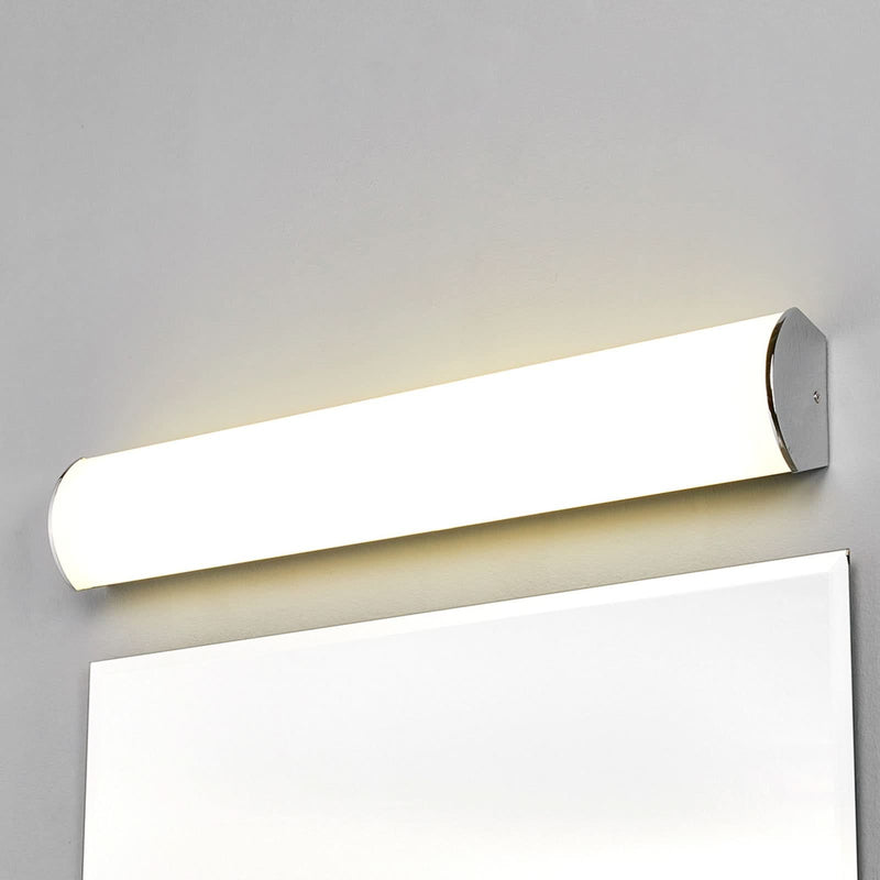 Applique murale LED Elanur en métal, blanc satiné et chromé, hauteur 9,4 cm, IP44