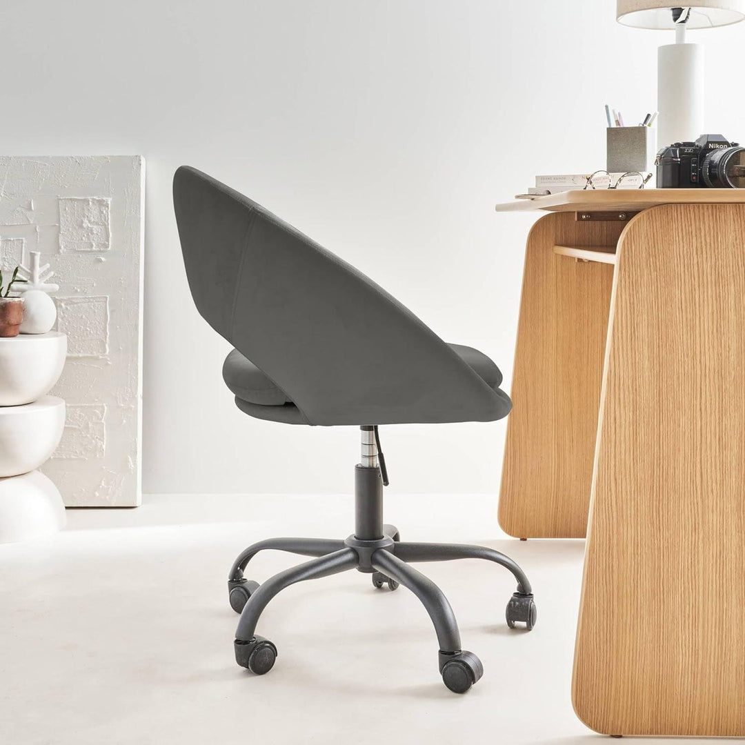 Alice'S Home - Chaise De Bureau Ronde À Roulettes En Velours Gris. Pam. L 59 X P 60 X H 79 / 89Cm | Designix - Amazon    - https://designix.fr/