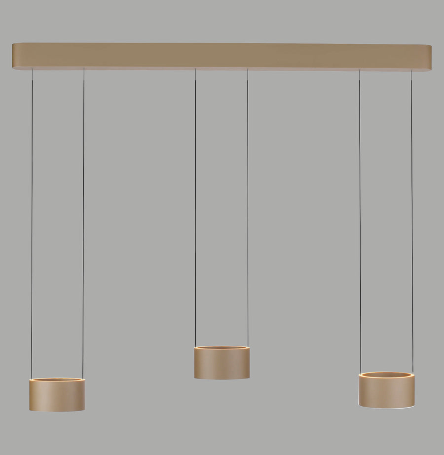 Vue de face du luminaire suspendu, trois cylindres beige sous un rail rectangulaire