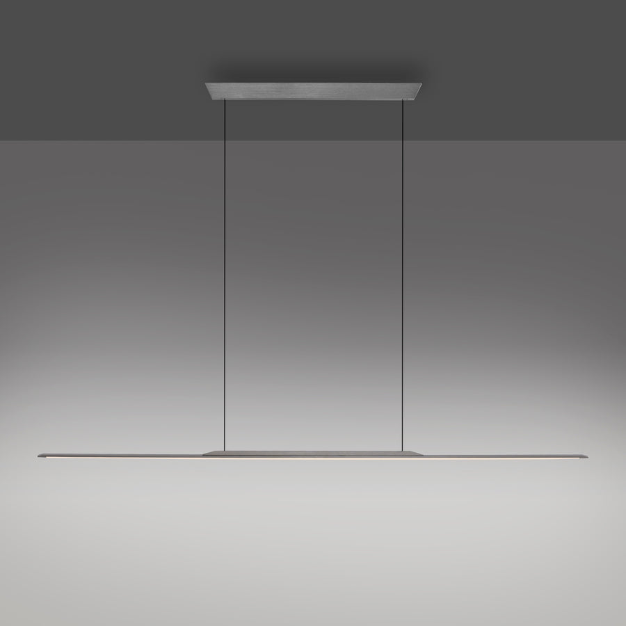 Profil lumineux allumé diffusant une lumière homogène sur fond dégradé gris