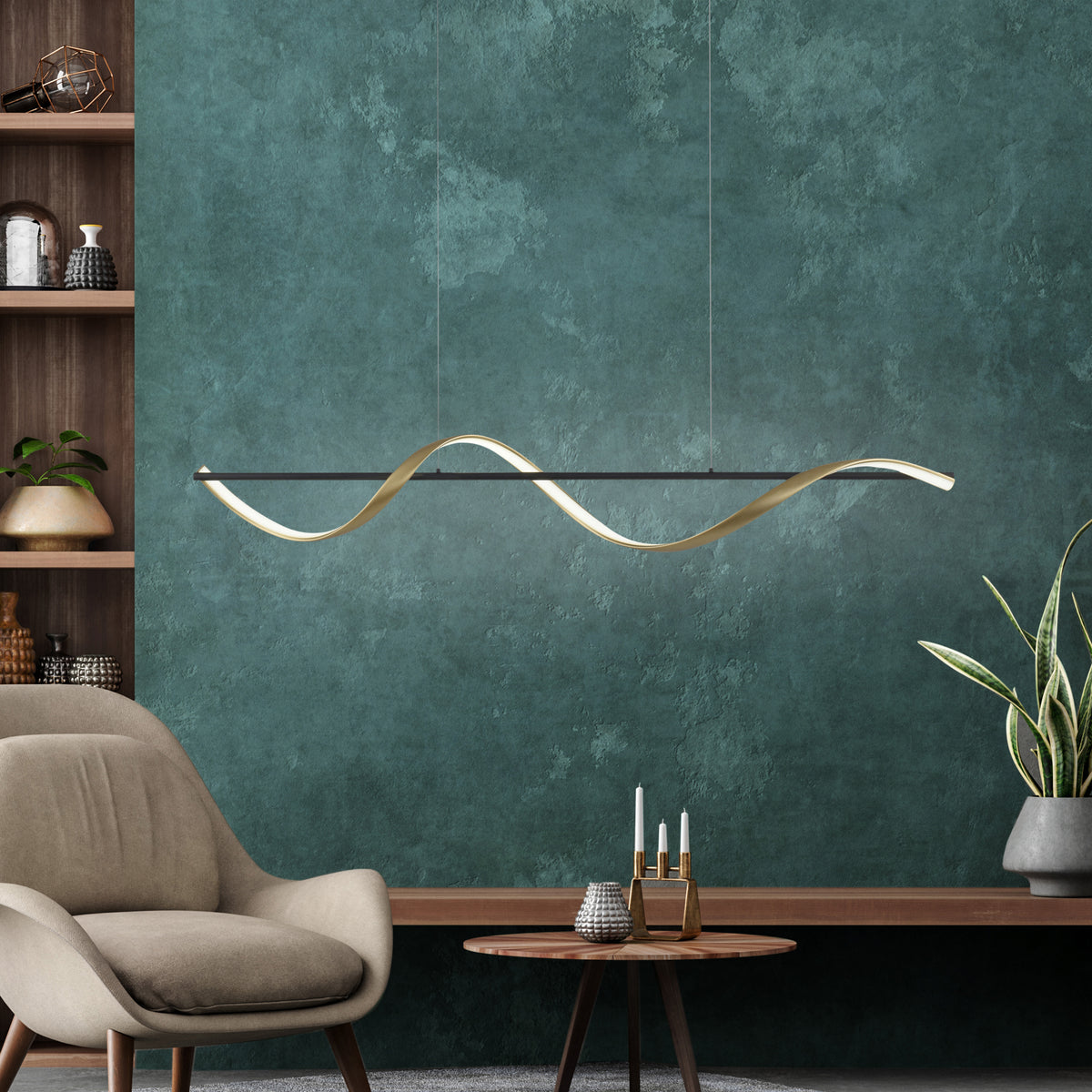 Mise en ambiance du luminaire dans un salon au mur vert avec fauteuil beige