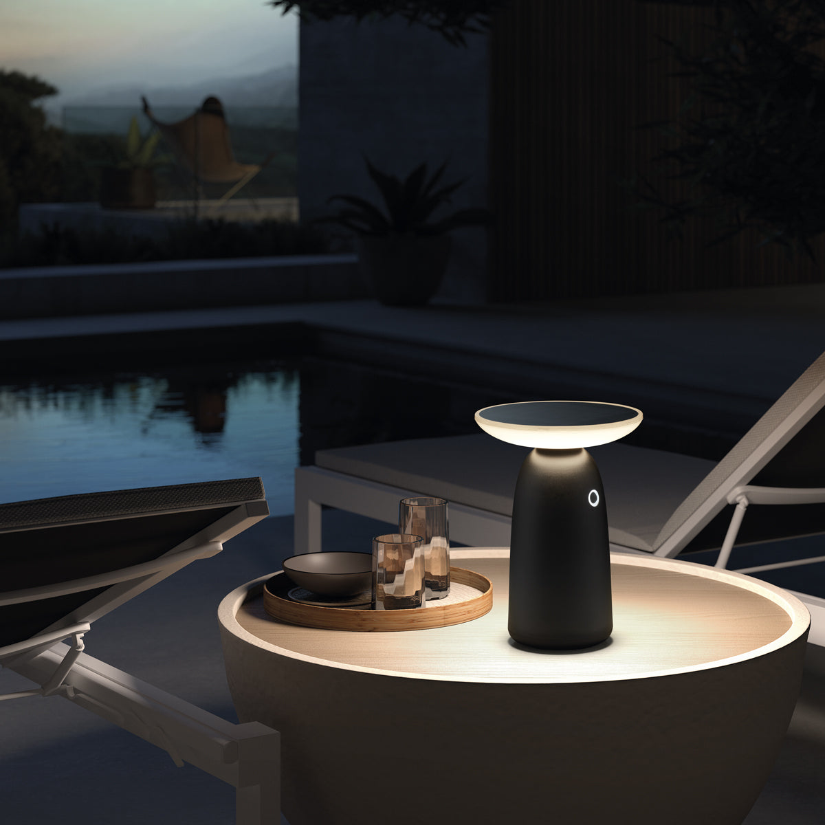 Lampe extérieure Versa solaire IP44, micro usb noir