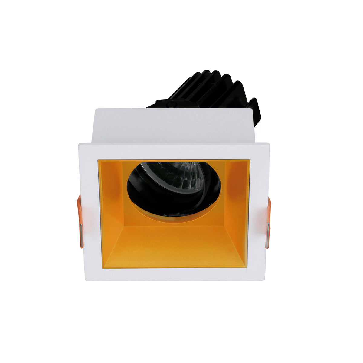 Spot encastrable blanc avec réflecteur intérieur doré et optique ronde orientable.