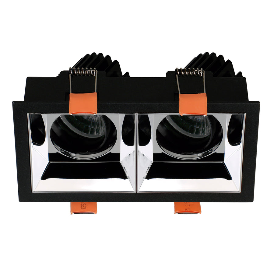 Vue de face du spot double à réflecteur chromé miroir et deux optiques rondes orientables