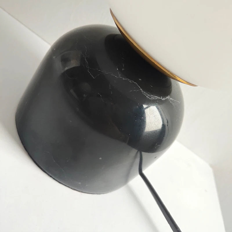 Lampe Boule à Poser Design | Sphère Minérale | Designix - Lampe de chevet Noir Blanc Chaud  - https://designix.fr/