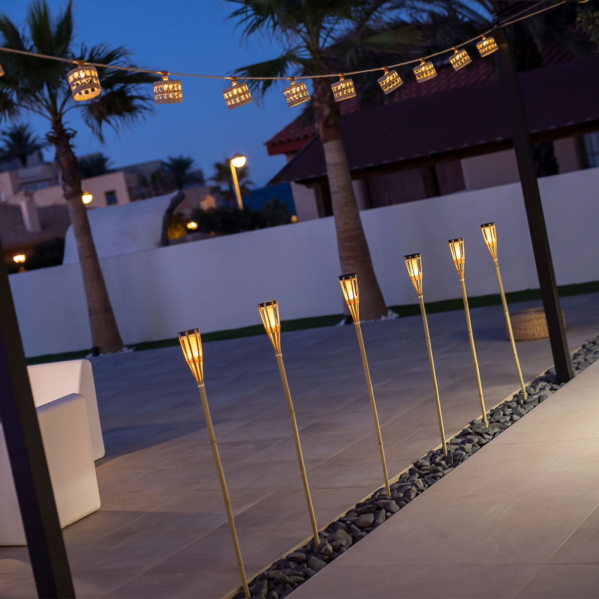 Balise solaire de jardin Hiama effet flamme, lot de 24
