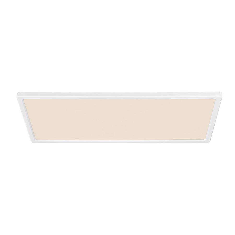 Autre angle du luminaire LED rectangulaire blanc éclairé, format allongé