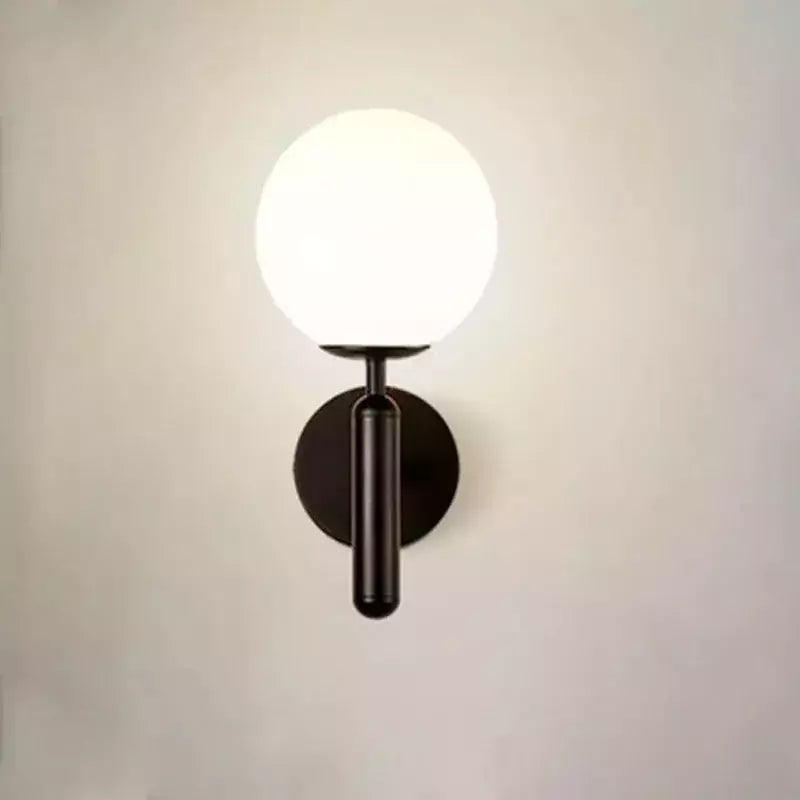 applique boule en verre design | Designix - Applique Murale Noir Blanc Chaud  - https://designix.fr/