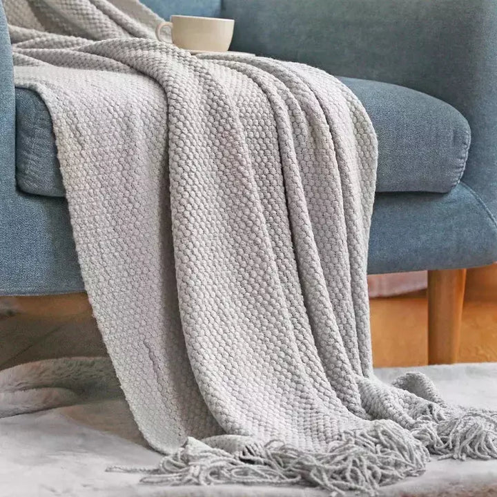 plaid jeté de canapé | Designix -  corn Light grey 127x172cm CHINA - https://designix.fr/