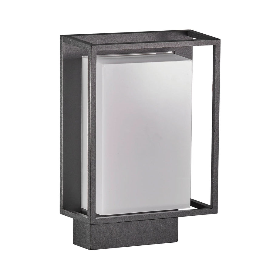 Détail du cadre métallique noir entourant le diffuseur blanc de l'applique.