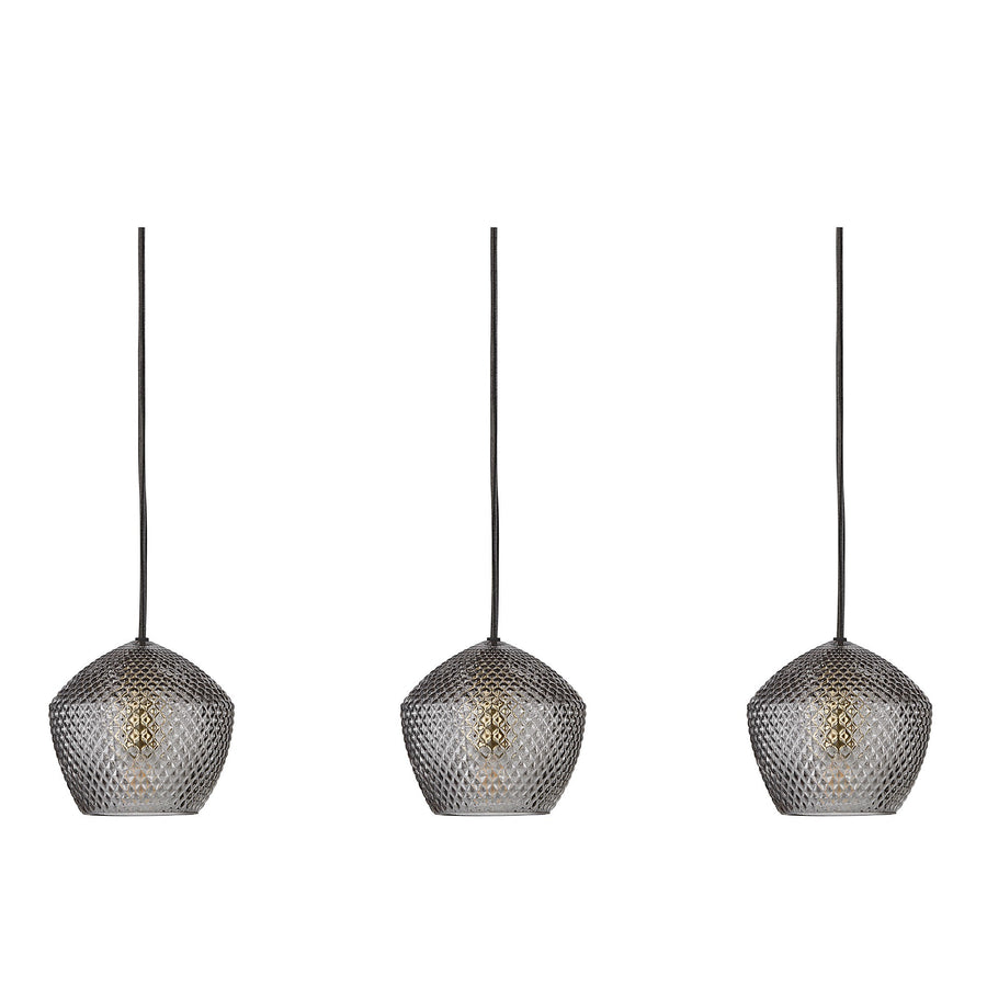 Trois globes en verre texturé suspendus, cordons noirs et lumière chaude