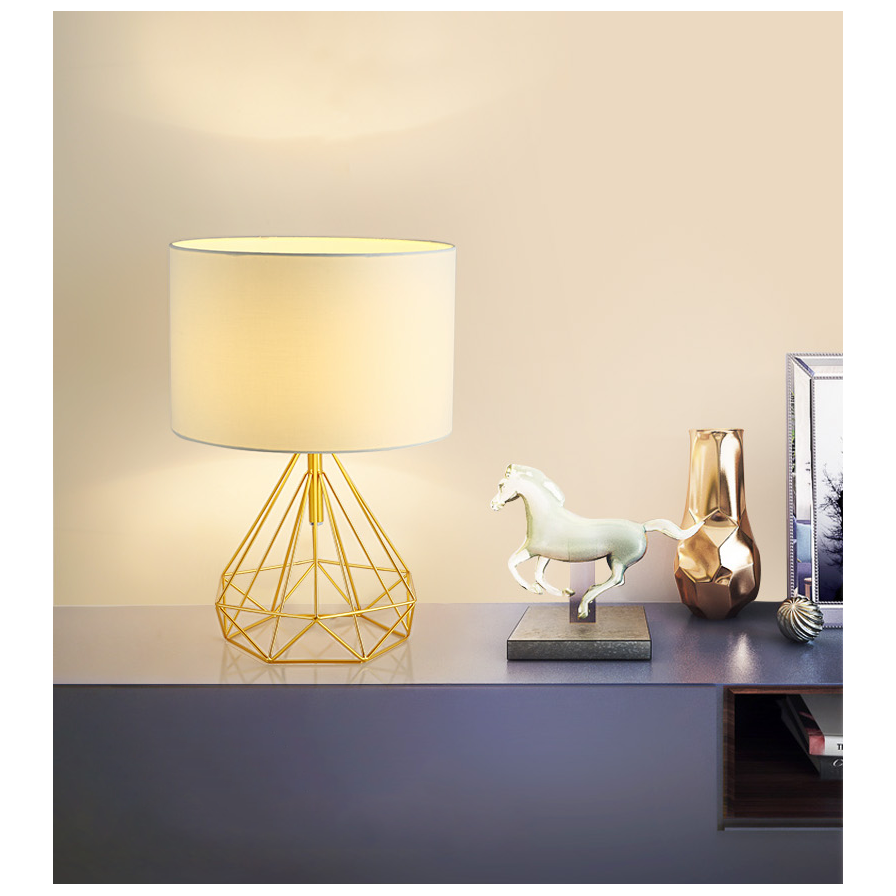 Lampe Géométrique Rétro | Silhouette Graphique | Designix - Lampe de chevet    - https://designix.fr/