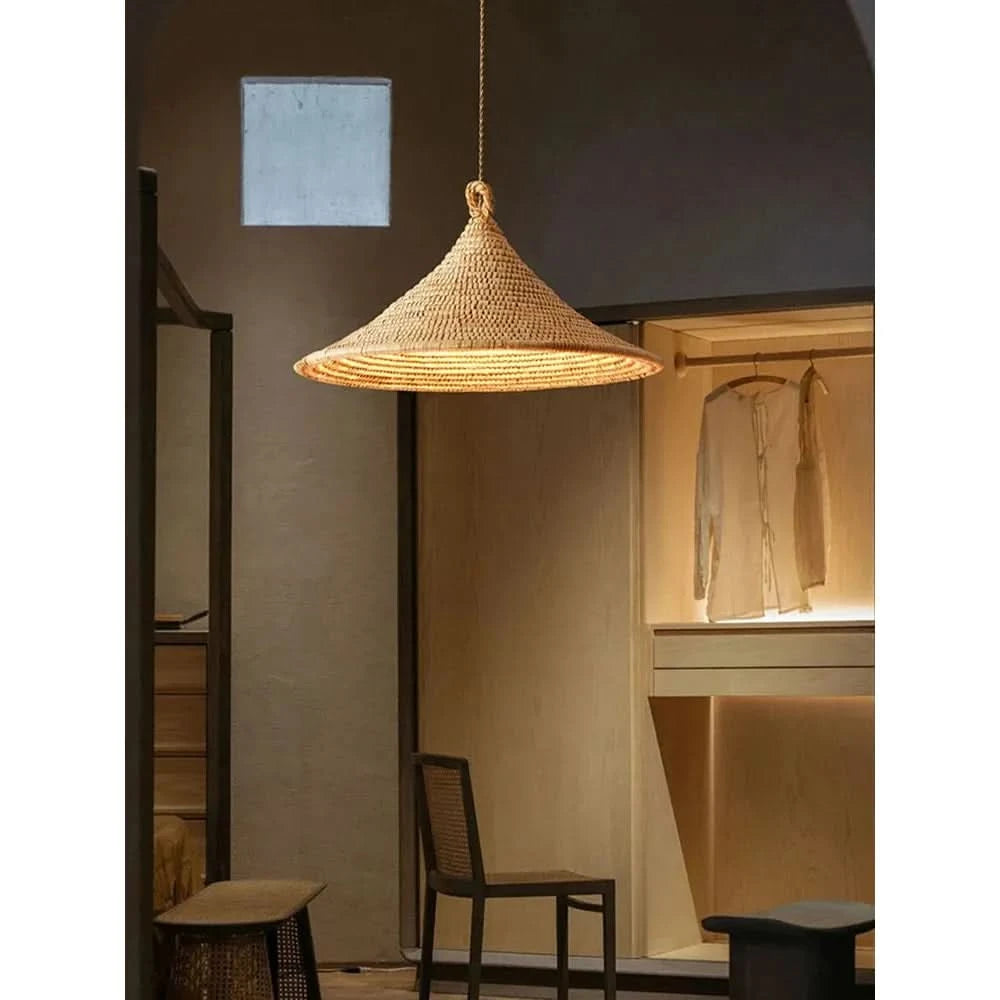 Lustre de style japonais tressé en rotin clair | Designix - Luminaire - https://designix.fr