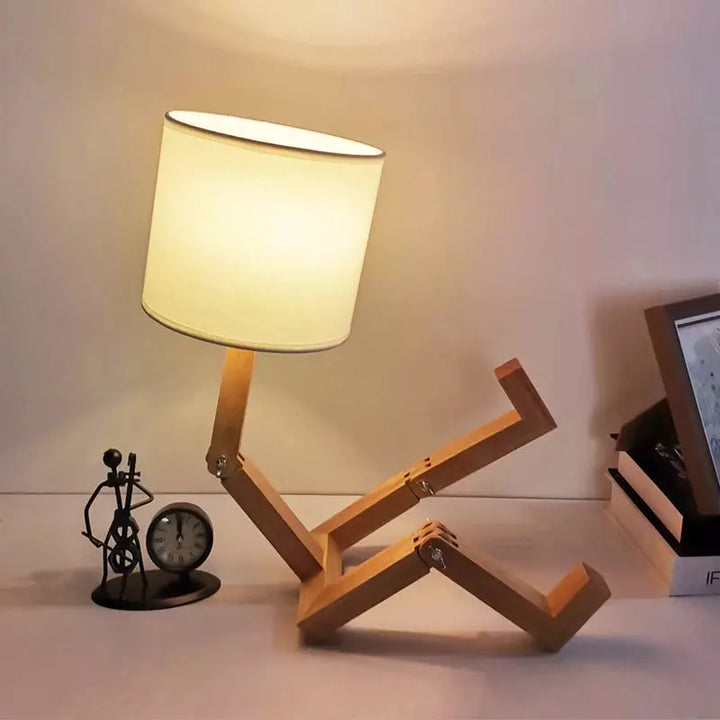 Lampe Bonhomme Bois Assis | Compagnon Luminé | Designix - Lampe de chevet    - https://designix.fr/