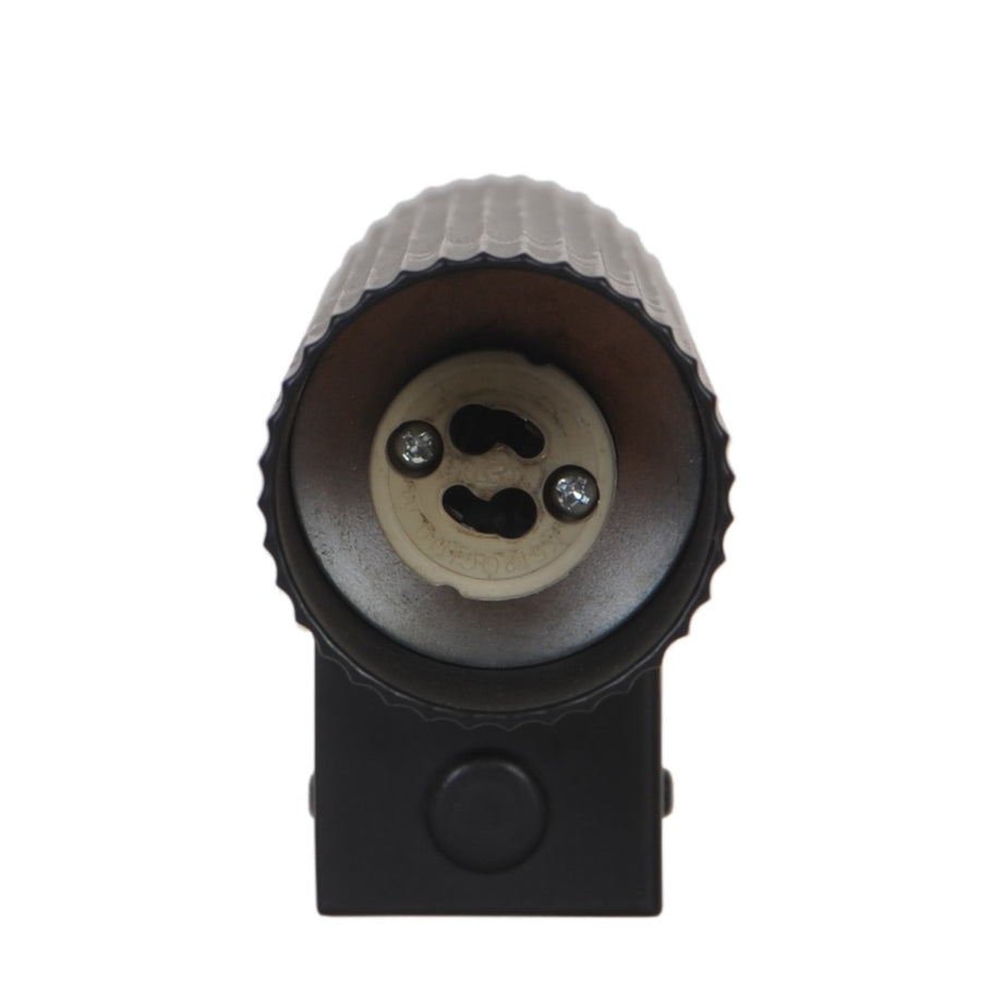 Vue de dessous montrant la douille et les contacts électriques du luminaire noir.