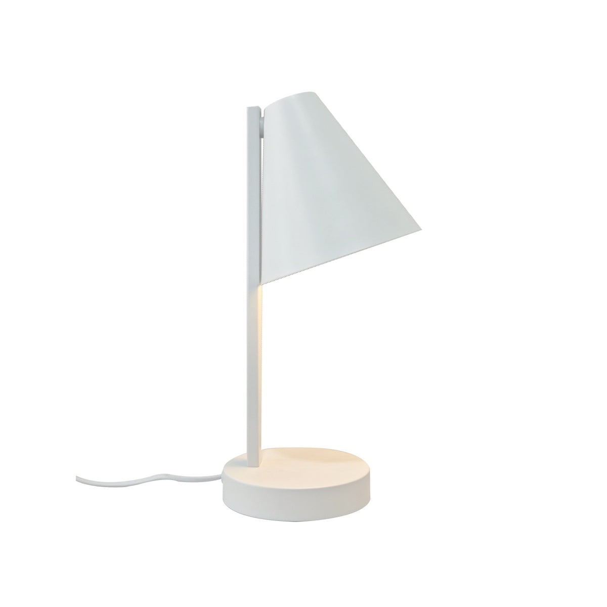 Vue latérale montrant l'abat-jour conique orientable et le pied fin blanc.