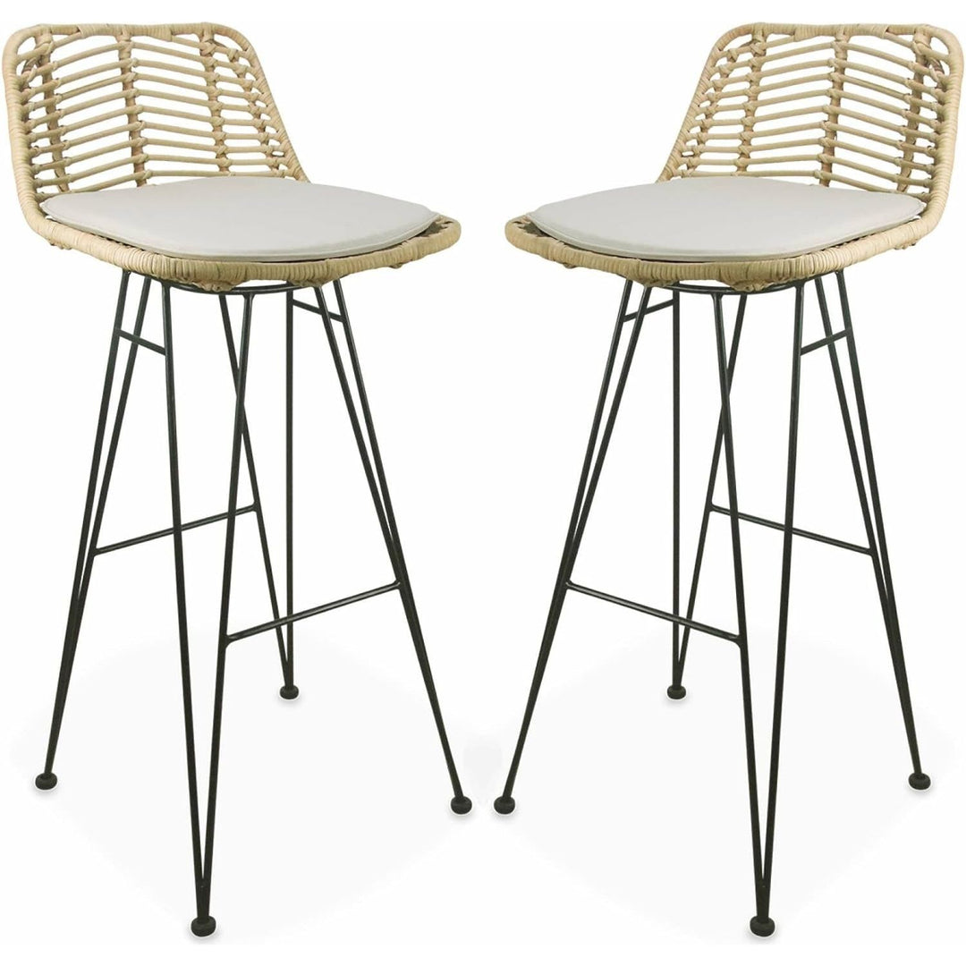 Alice'S Home - Deux Tabourets De Bar En Rotin Naturel Et Métal. Coussins Beige 75Cm- Cahya | Designix - Amazon    - https://designix.fr/