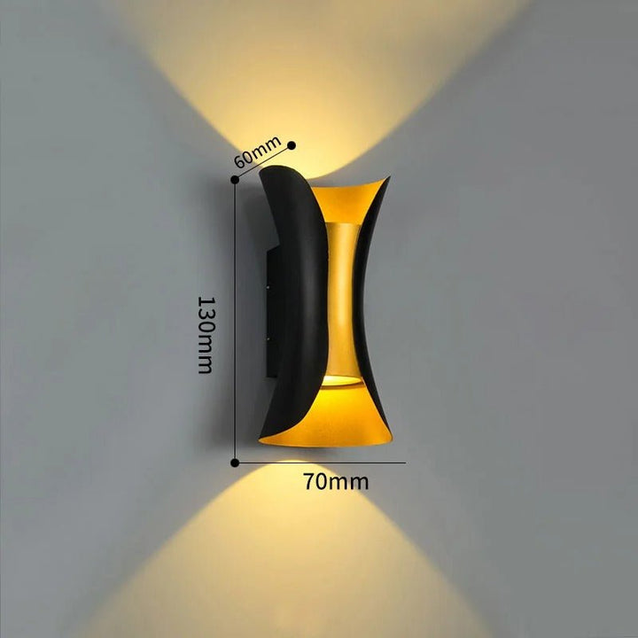 Applique Allée Nordique LED | Toril - Designix Applique murale extérieur 60x70x130mm Blanc Chaud Noir et or