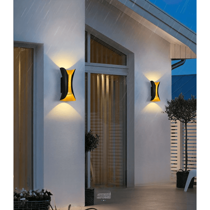 Applique Allée Nordique LED | Toril - Designix Applique murale extérieur 60x70x130mm Blanc Chaud Noir et or