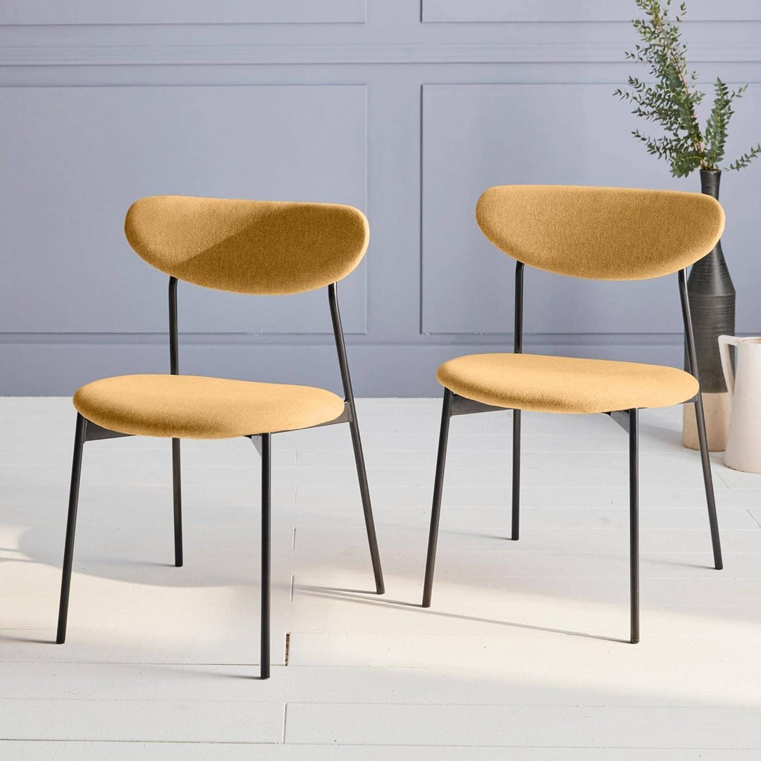 Alice'S Home - Lot De 2 Chaises - Arty - Scandinaves Et Vintage. Assise Et Dossier Moutarde. Pieds En Acier | Designix - Amazon    - https://designix.fr/