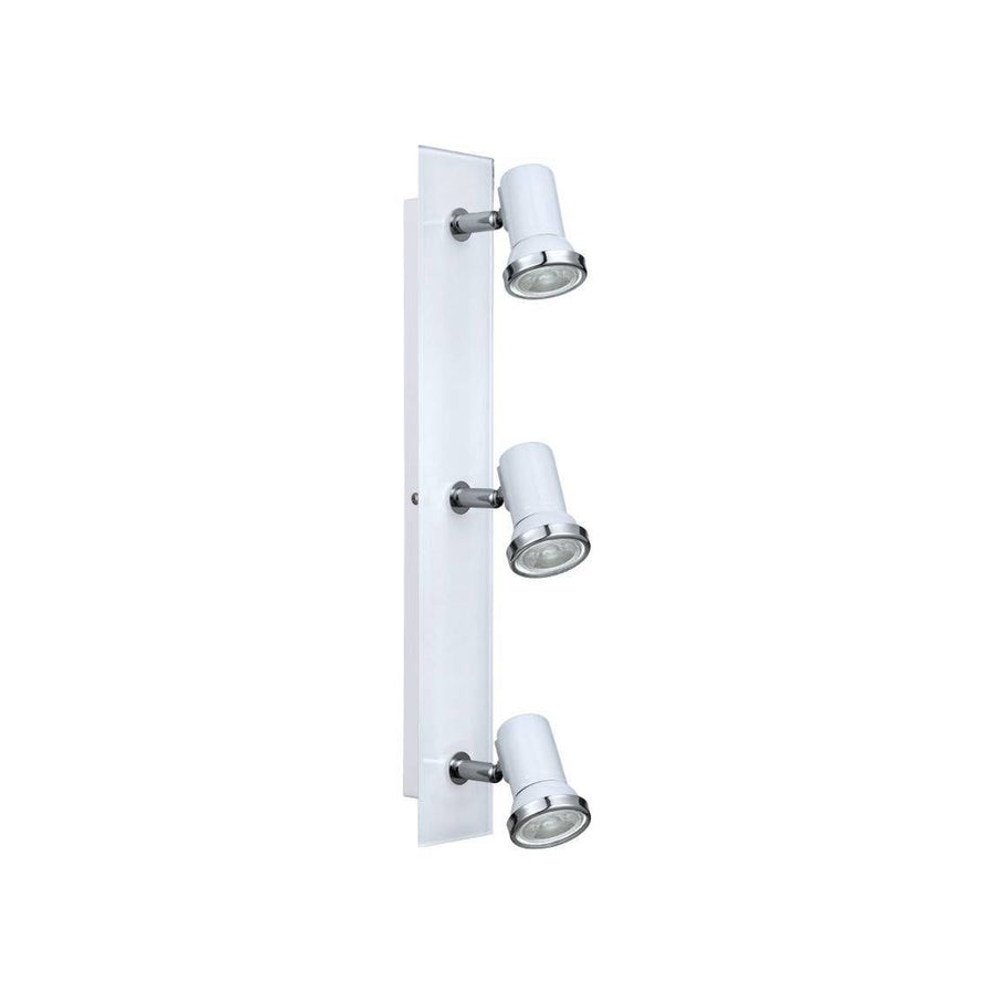 Spot mural blanc à trois projecteurs cylindriques sur platine rectangulaire, fond blanc