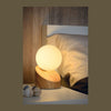 Lampe à poser LEN bois clair et opale, verre
