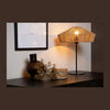 Lampe à poser Yunkai bois clair et noire, rotin