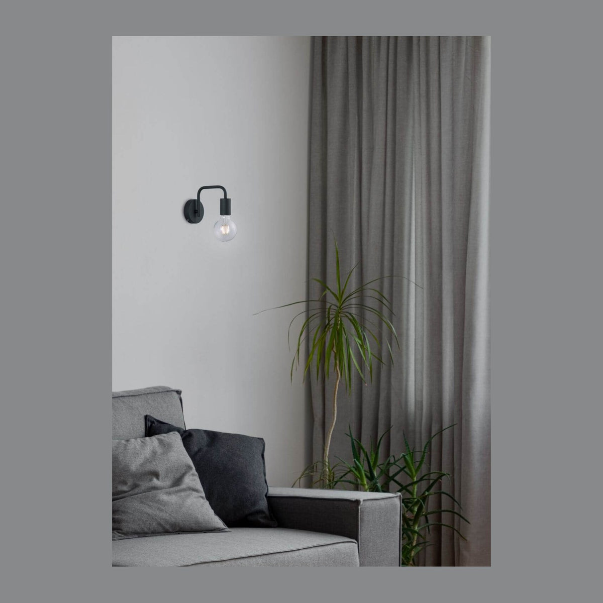 Applique murale Diallo noire mat