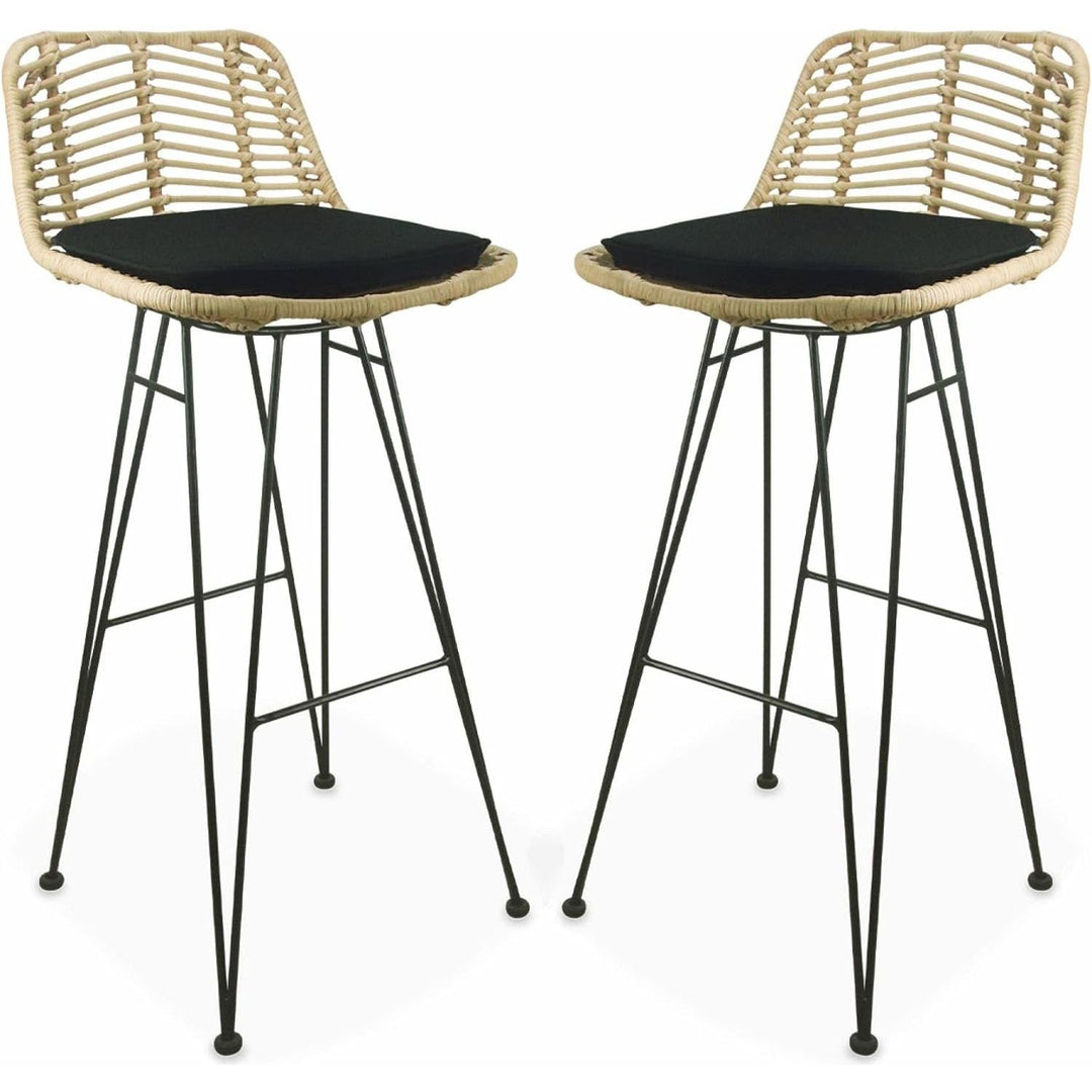 Alice'S Home - Deux Tabourets De Bar En Rotin Naturel Et Métal. Coussins Noirs - Cahya | Designix - Amazon    - https://designix.fr/