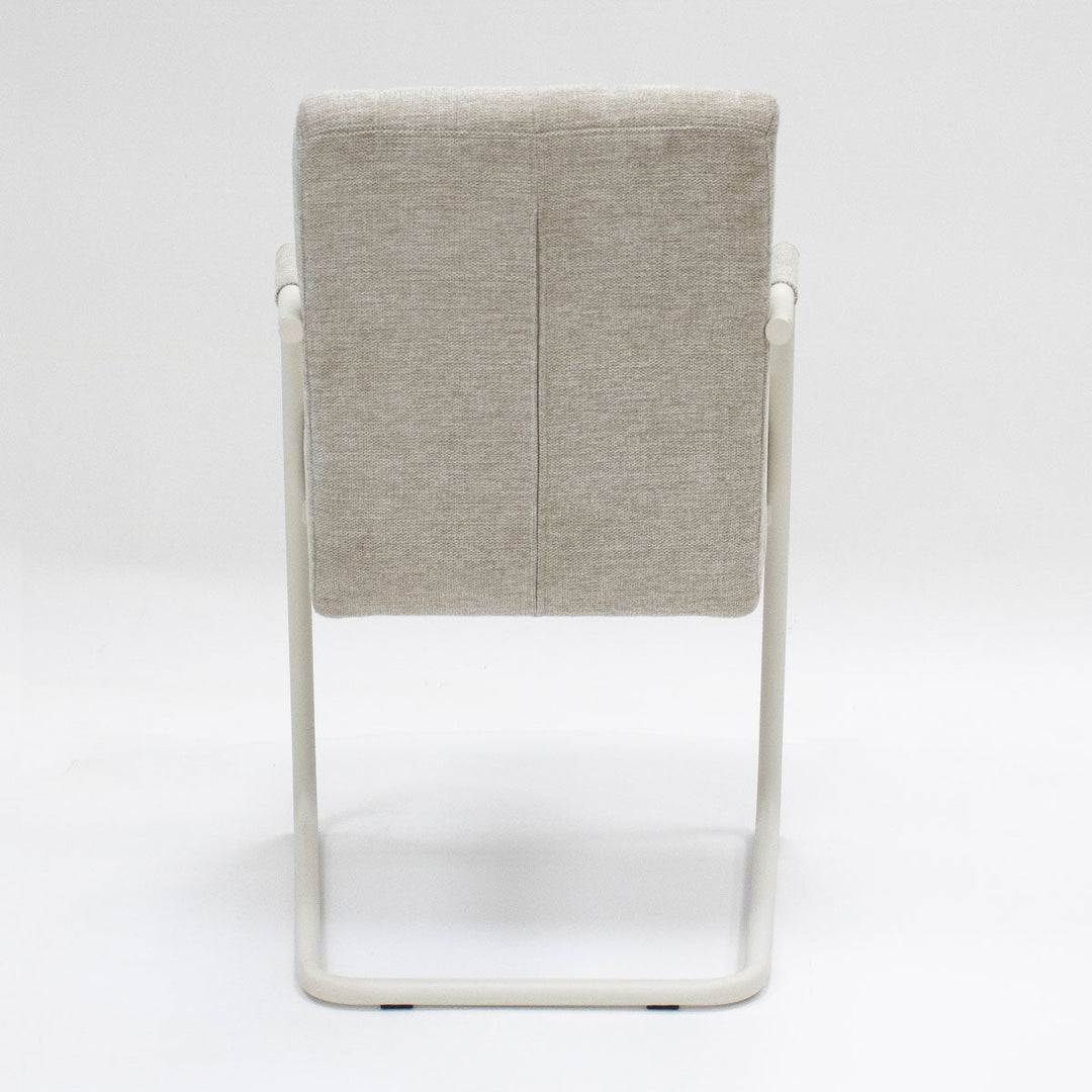 Chaise de bureau en cadre acier et assise beige tissu | NOVA - Designix